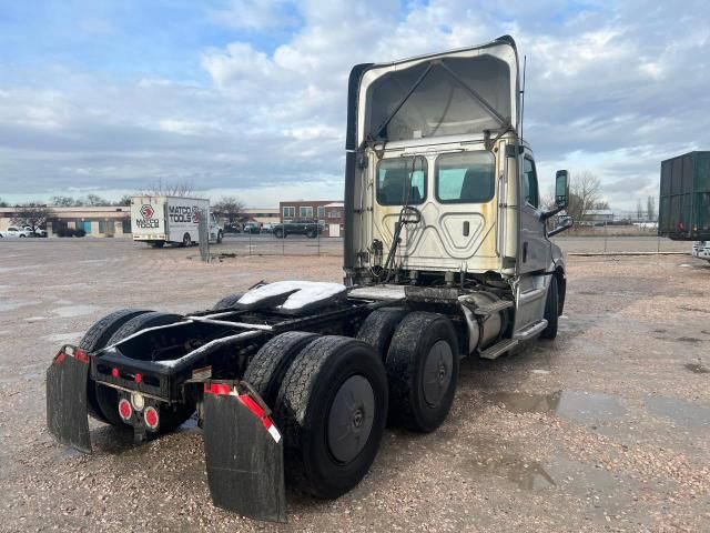 2018 Freightliner Cascadia 126