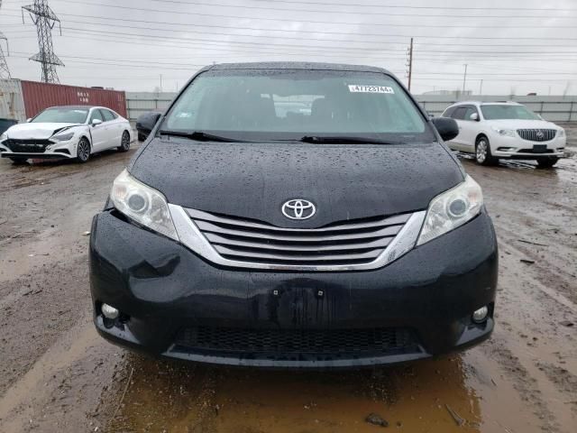 2016 Toyota Sienna XLE