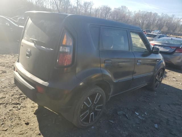 2010 KIA Soul +