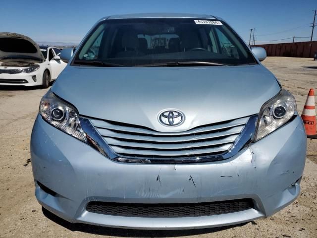 2017 Toyota Sienna LE