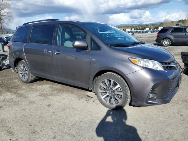 2018 Toyota Sienna XLE