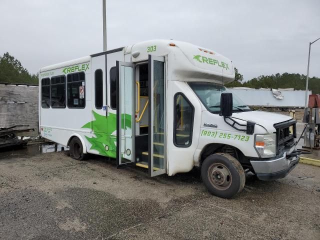 2016 Ford Econoline E450 Super Duty Cutaway Van