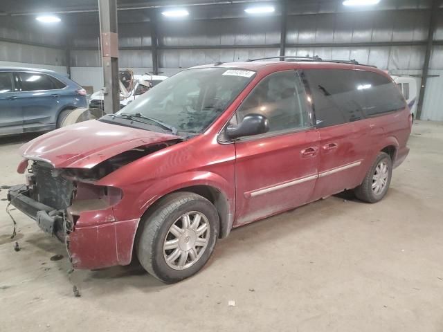 2005 Chrysler Town & Country Touring