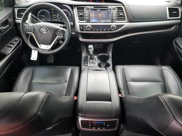 2019 Toyota Highlander SE