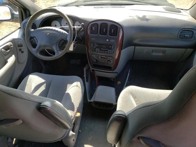 2004 Chrysler Town & Country