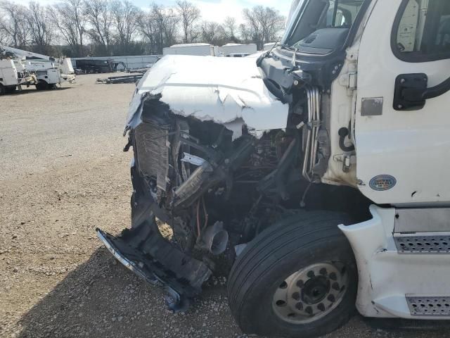 2018 Freightliner Cascadia 125