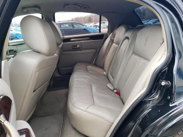 2011 Lincoln Town Car Signature Limited