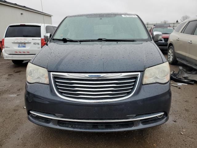 2014 Chrysler Town & Country Touring L