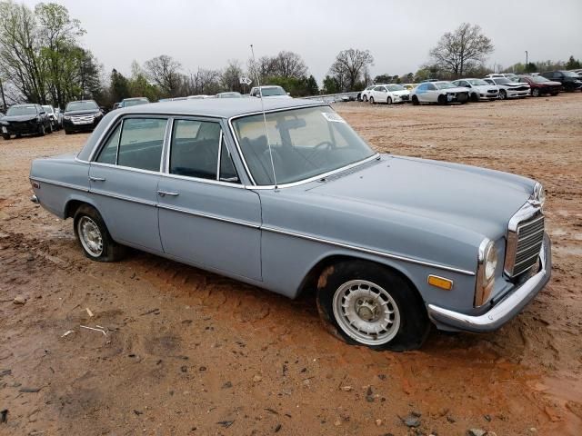 1971 Mercedes-Benz 220D