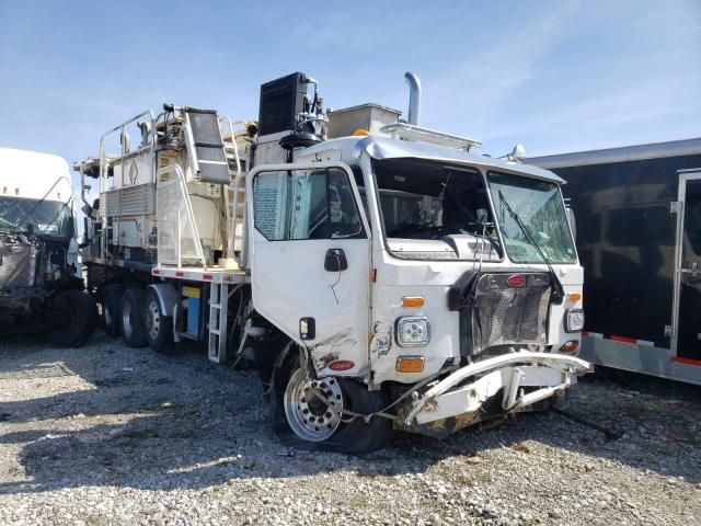 2020 Peterbilt 520