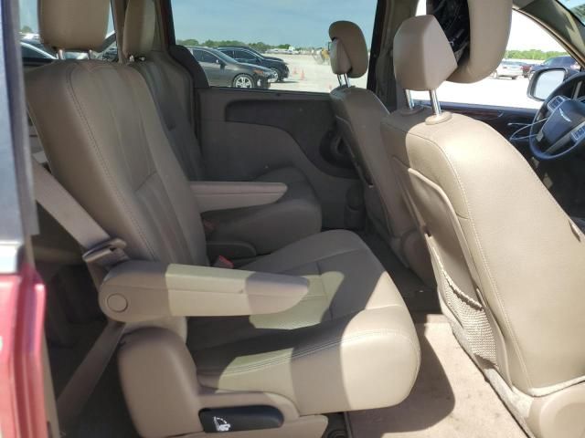 2016 Chrysler Town & Country Touring L