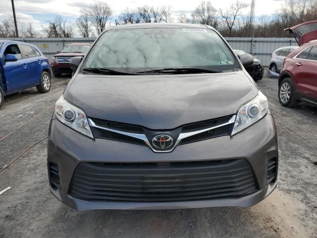 2019 Toyota Sienna LE