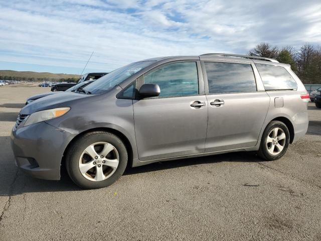 2011 Toyota Sienna LE