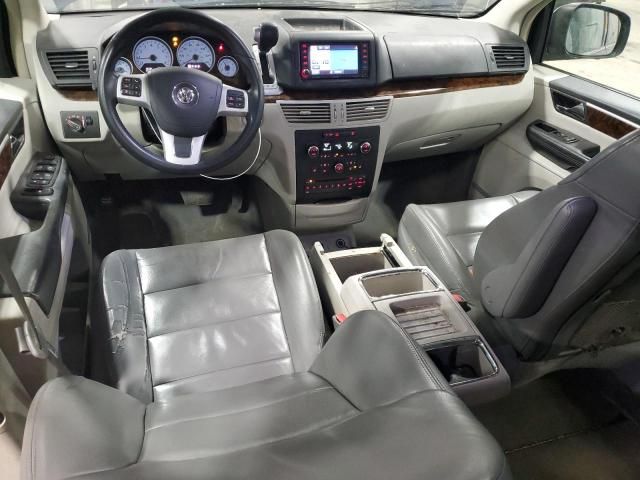 2013 Volkswagen Routan SEL Premium