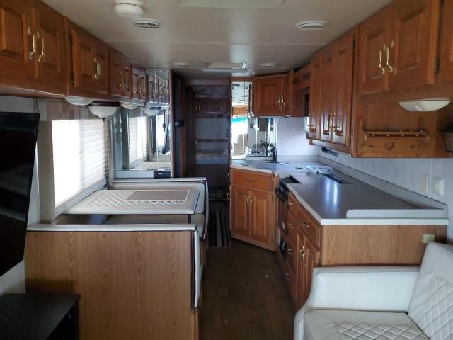 2000 Mnco 2000 Freightliner Chassis X Line Motor Home