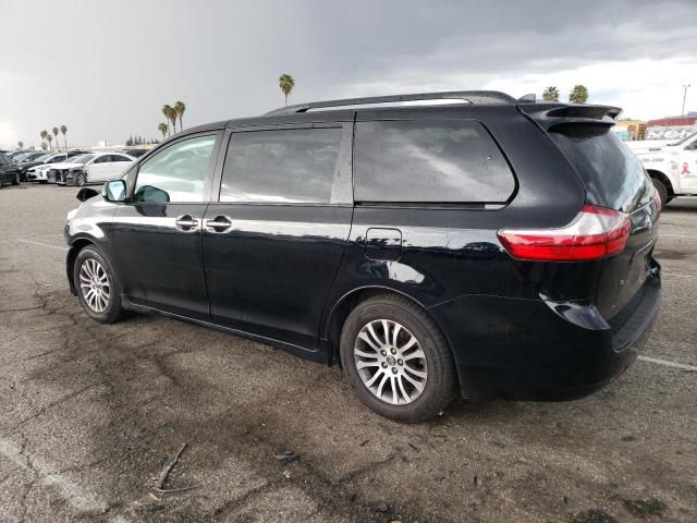 2018 Toyota Sienna XLE