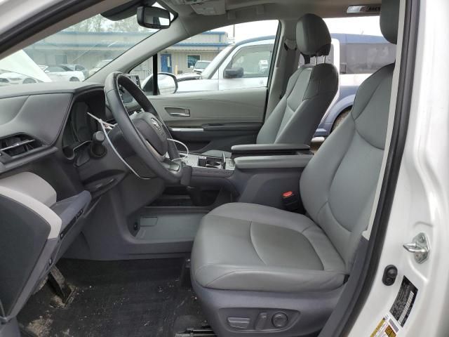 2021 Toyota Sienna XLE