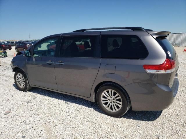 2014 Toyota Sienna XLE