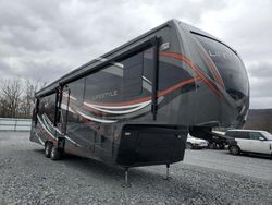 Camiones dañados por inundaciones a la venta en subasta: 2015 Evergreen Rv Lifestyle