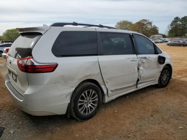 2020 Toyota Sienna XLE