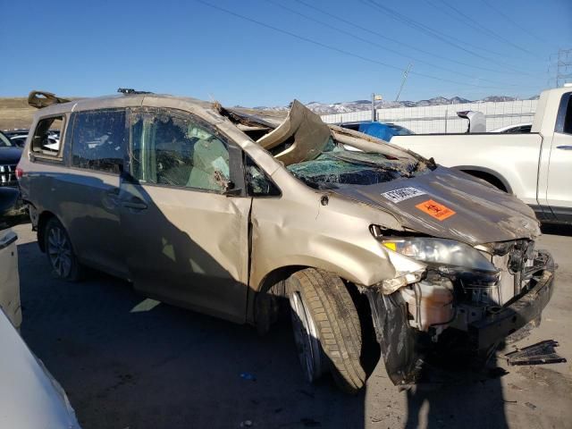 2013 Toyota Sienna LE