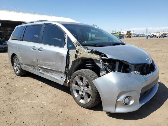 2016 Toyota Sienna SE