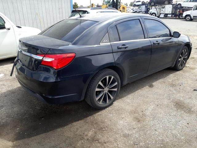 2013 Chrysler 200 Touring