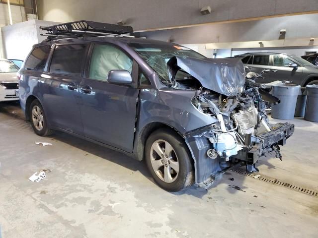 2017 Toyota Sienna LE