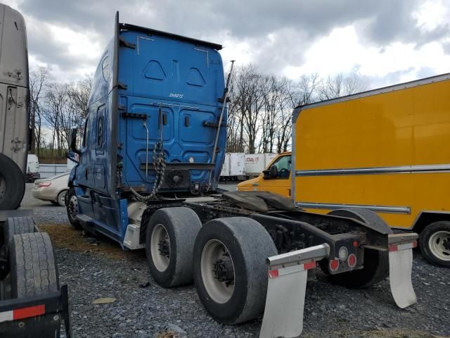 2019 Freightliner Cascadia 126