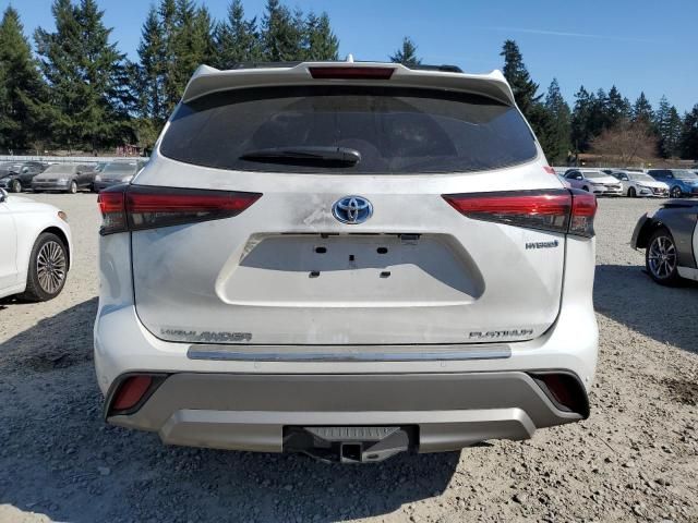 2022 Toyota Highlander Hybrid Platinum