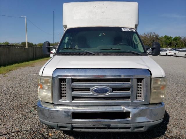 2012 Ford Econoline E350 Super Duty Cutaway Van