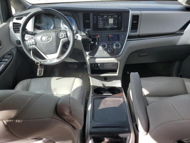 2017 Toyota Sienna XLE