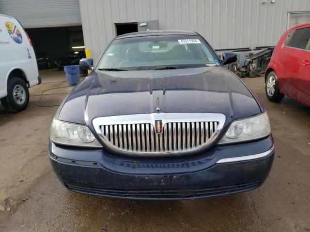 2004 Lincoln Town Car Executive