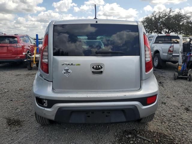 2013 KIA Soul +