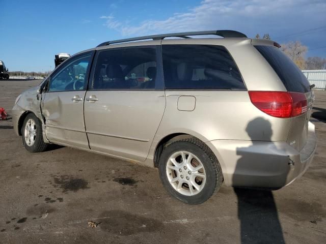 2004 Toyota Sienna XLE