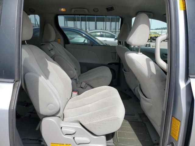 2014 Toyota Sienna LE