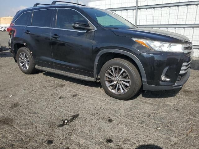 2017 Toyota Highlander SE