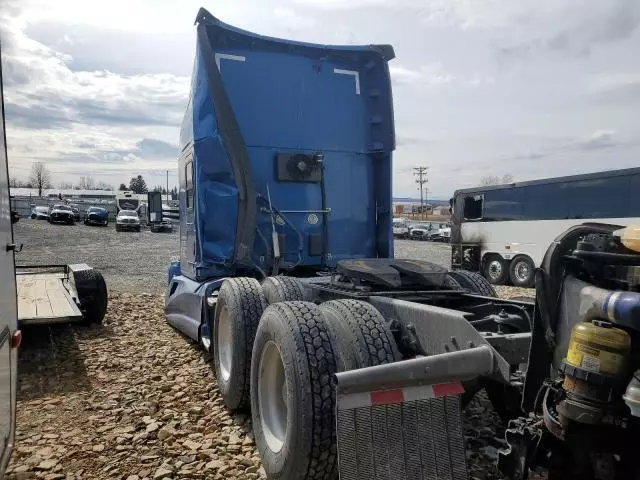 2020 Kenworth Construction T680