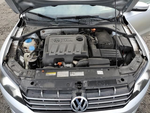 2013 Volkswagen Passat SE