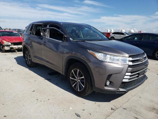 2017 Toyota Highlander SE