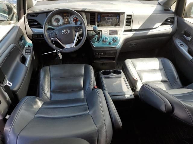 2016 Toyota Sienna SE