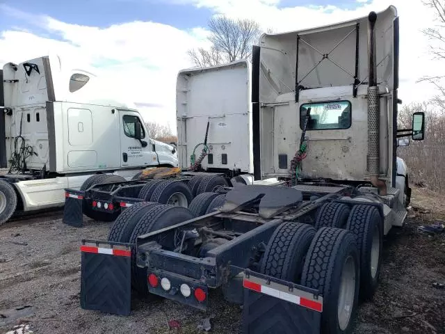 2017 Kenworth Construction T680