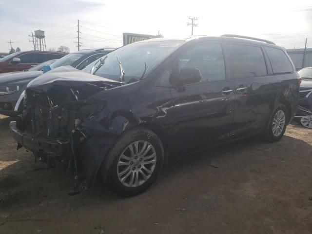 2017 Toyota Sienna XLE