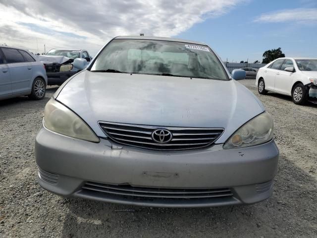 2005 Toyota Camry LE