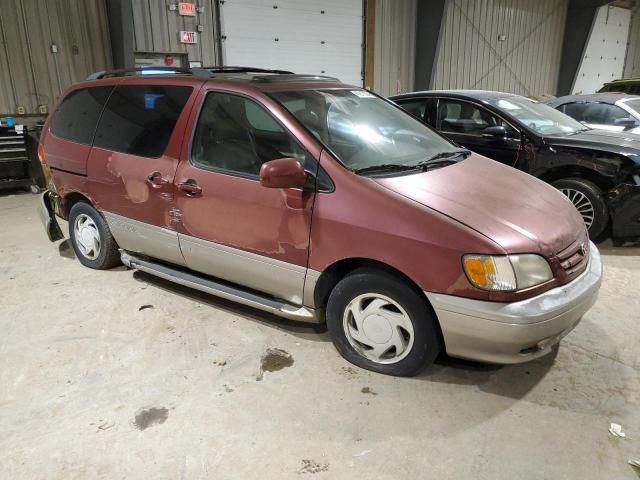 2001 Toyota Sienna LE