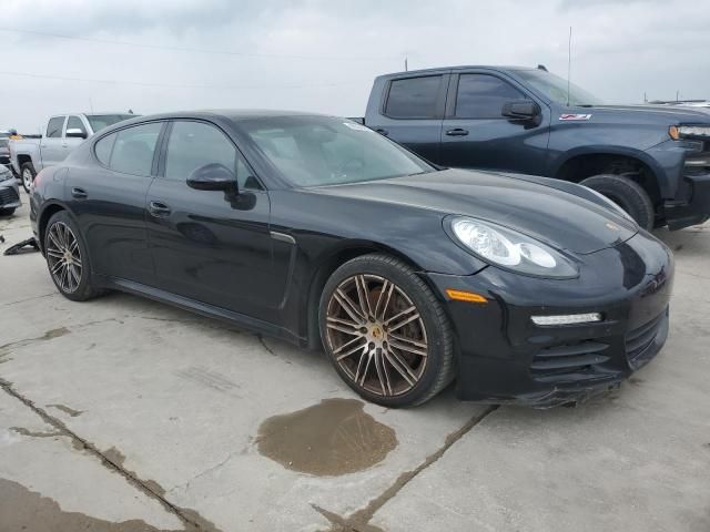 2015 Porsche Panamera 2