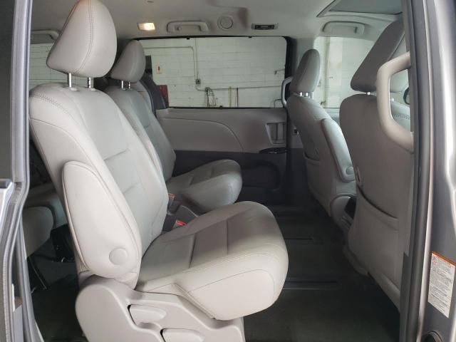 2017 Toyota Sienna XLE