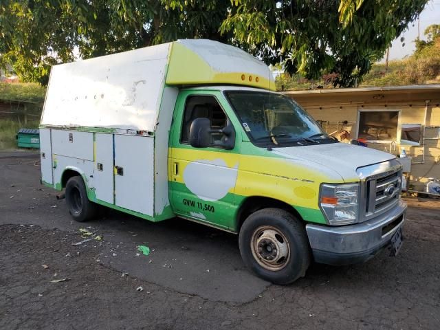 2012 Ford Econoline E350 Super Duty Cutaway Van