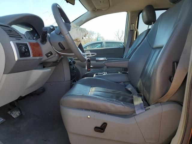 2008 Chrysler Town & Country Touring