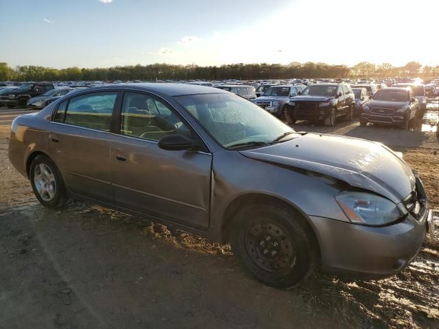 2004 Nissan Altima Base